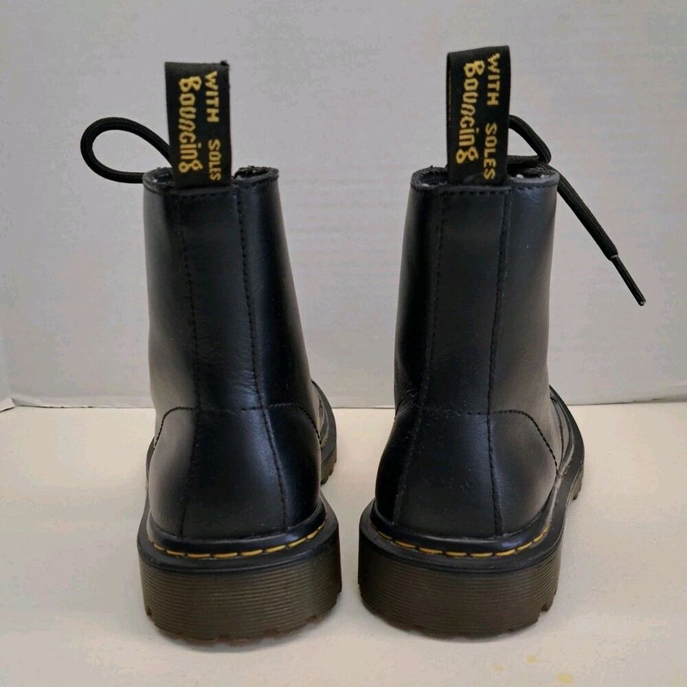 Dr. Doc Martens LUANA Black Matte Leather Ankle Boots AW004 Docs Womens Size 7 - Picture 4 of 10